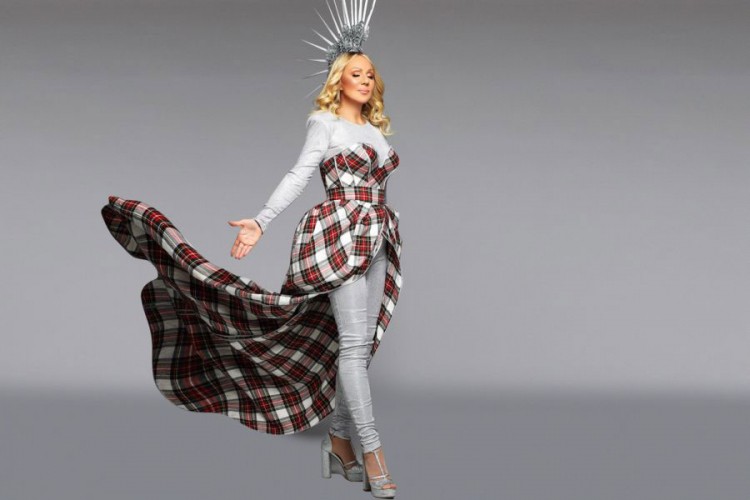 Lepa Brena za "Nezavisne": Želim vam brdo zlata i dijamante oko vrata