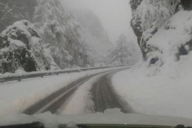 Novi snježni nanosi otežali saobraćaj na putevima u BiH