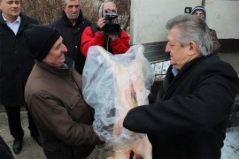Radosniji Božić za 500 porodica