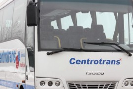 Pijana žena lopatom razbila staklo na autobusu
