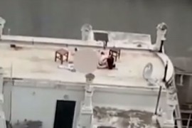 Uhvaćeni goli u "akciji" na krovu