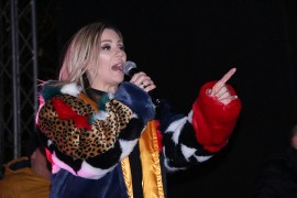 Ana Kokić sa burmom na ruci nastupila u Trebinju