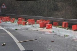 Pivo ispalo iz šlepera, prolaznici se služili