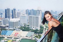 Adriana Lima opet singl