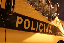 Policijski kombi se zabio u golfa
