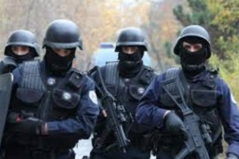Velika akcija u Prištini, uhapšeno 16 osoba