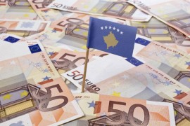 Američka ambasada pozvala Kosovo da suspenduje takse na robu iz Srbije ...