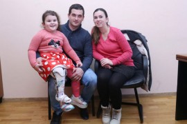 Djevojčici iz Šamca odobrena sredstva za liječenje: Helenina šansa ...