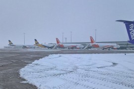 Snijeg zatvorio puteve, škole, aerodrome u Velikoj Britaniji