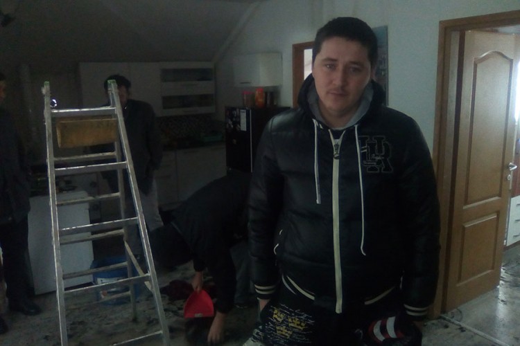 Mladom paru s bebom izgorio stan