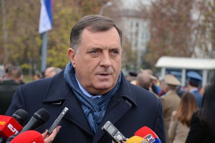 Dodik: Božić ujedinjuje ljude i podsjeća na važnost solidarnosti
