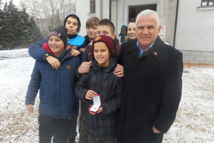 Zlatnik iz česnice pronašao jedanaestogodišnji Nikša Tadić