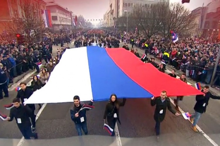 Pripreme za Dan Republike - postrojavanje policije