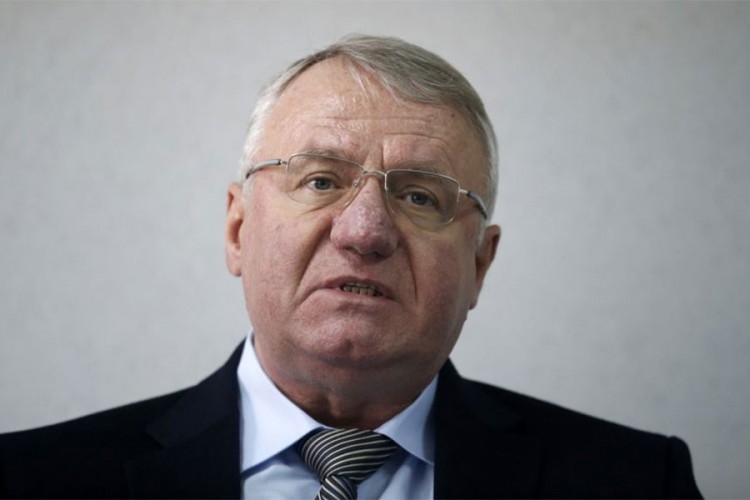 Šešelju ugrađen novi pejsmejker