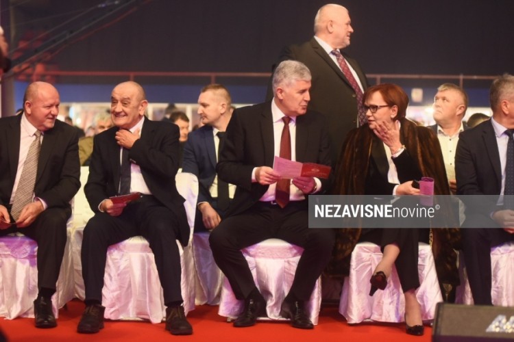 Čović: Stop mržnji, okrenimo se jedni drugima