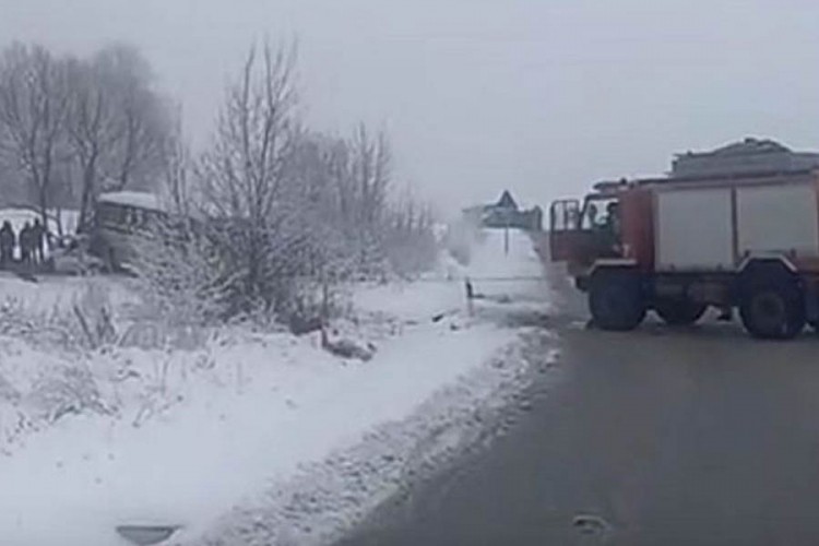Preminula porodilja koja je teško povrijeđena u udesu, beba kritično