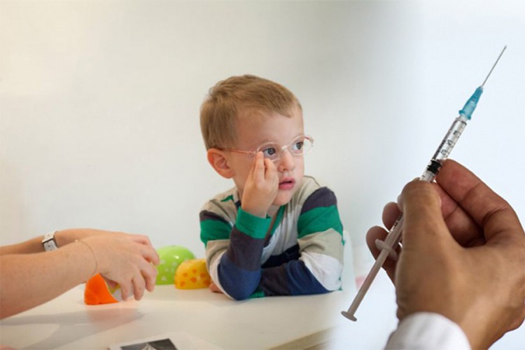 Autistični dječak iz SAD opet govori poslije liječenja u Srbiji