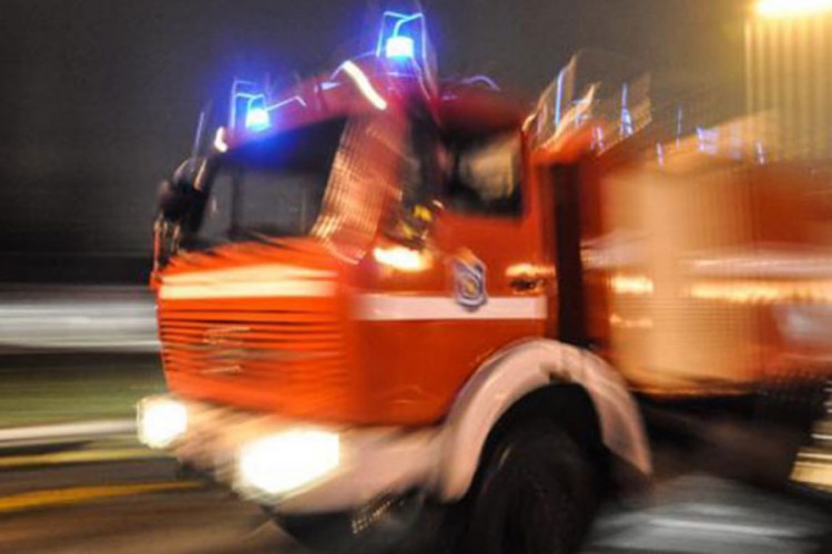 Lokalizovan požar u auto-servisu