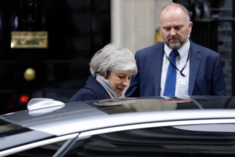 Poraz Mejove, Parlament odbacio sporazum o Brexitu