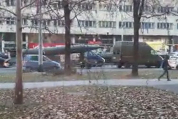 Kombi sa raketom danima kruži Zagrebom