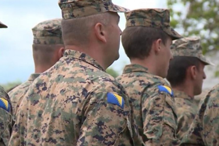 OS BiH dobile opremu za učenje engleskog jezika