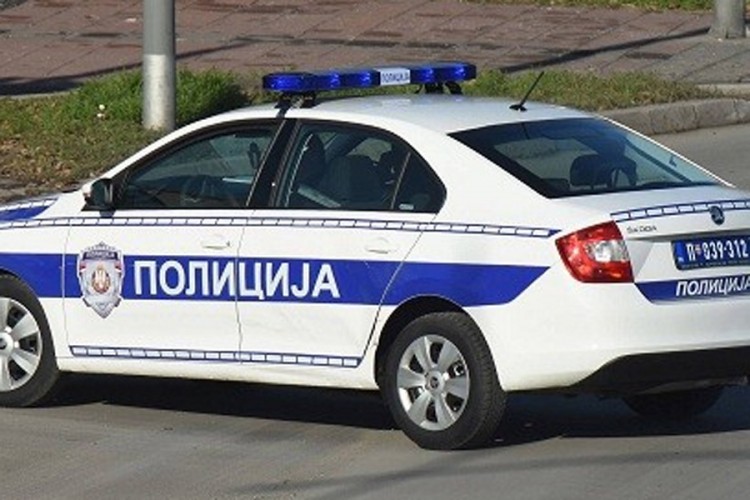 Nožem povrijedio majku