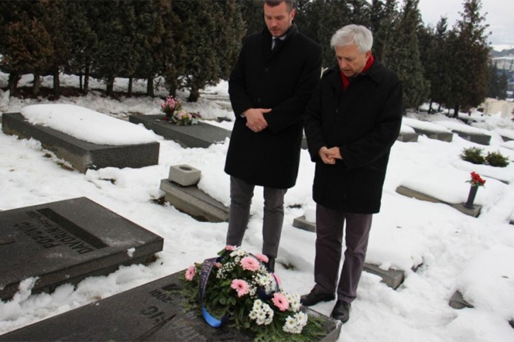 Četiri godine od smrti Kemala Montena