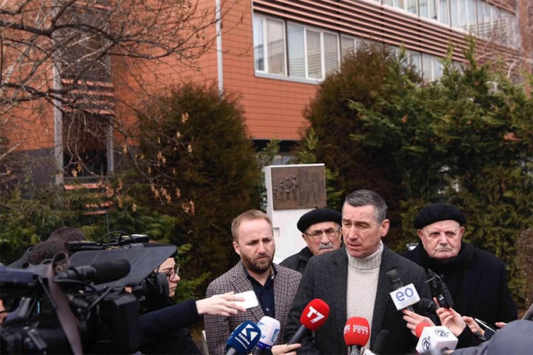 Veselji: Ne plašimo se izazova, ni dijaloga ni sukoba sa Srbijom