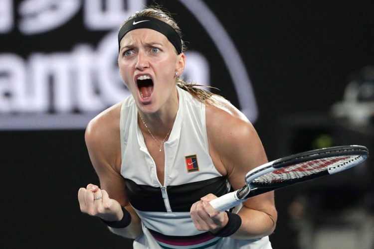 Kolinsova stala u polufinalu, Kvitova prva finalistkinja