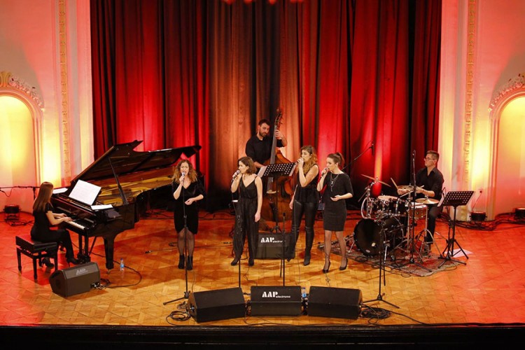 "Ming" nije dinastija i ne vlada Kinom, nego džez muzikom