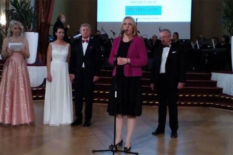 Cvijanovićeva otvorila Svetosavski bal u Beču
