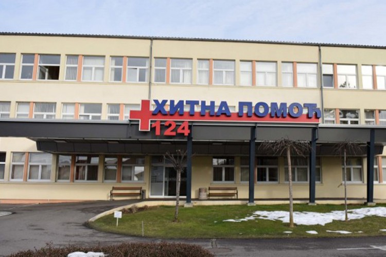 Dijete i žena povrijeđeni zbog poledica na trotoarima
