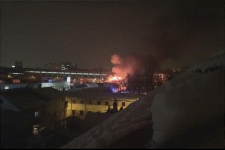 Požar u skladištu građevinskog materijala u Zagrebu