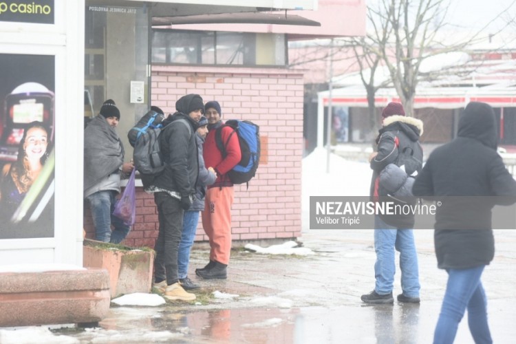 Konobarica nahranila promrzle migrante u Banjaluci