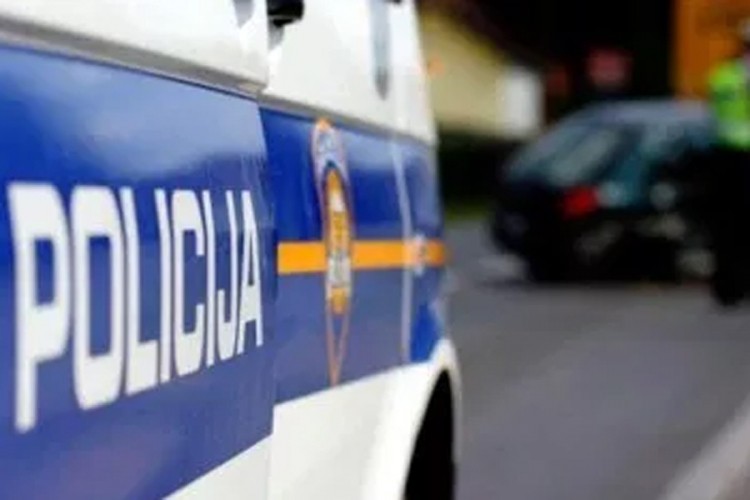 Upoznao dvije djevojke u kafiću i pozvao ih u stan, one ga opljačkale