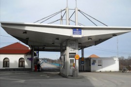 Na prelazu Brčko-Gunja ne prolaze kamioni i autobusi