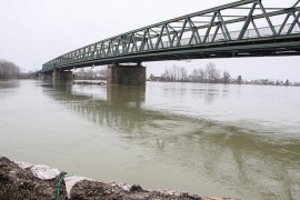 Sava blago raste, Drina opada