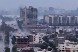 Grad zabijelio ulice Nju Delhija