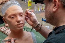Robot-umjetnik koji crta ljude