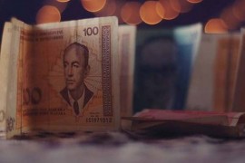 Bez plata i dalje 7.200 službenika u FBiH