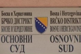 Razbojniku iz Brčkog pet i po godina zatvora za krađu 910 KM