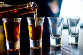 Ilegalni alkohol ubio više od 40 radnika u Indiji