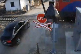 Novi željeznički udes u Srbiji, objavljen video sudara voza i audija