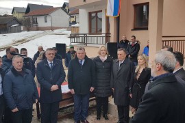 Cvijanovićeva uručila ključeve stanova za 17 korisnika alternativnog ...