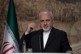 Rohani nije prihvatio ostavku Zarifa