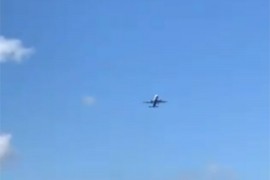 Nevjerovatan snimak aviona sa kojim se vjetar poigrava