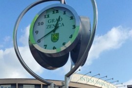 Pokušao se objesiti o gradski sat na Trgu Alije Izetbegovića