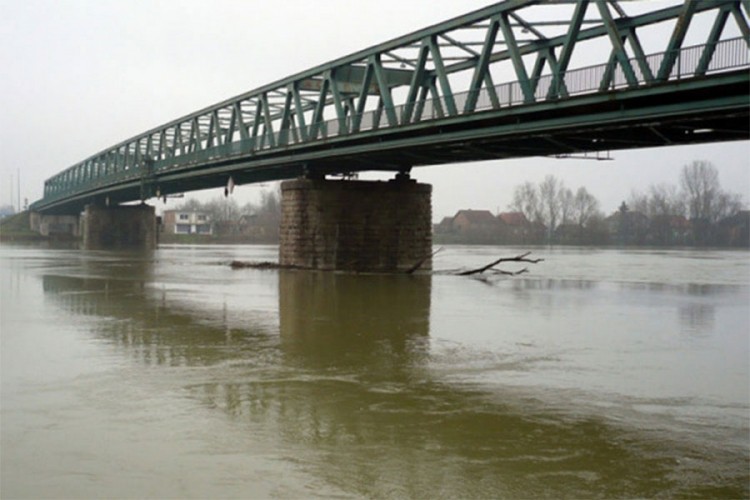 Bosna i Vrbas prešle kotu redovne odbrane od poplave, Sava u porastu