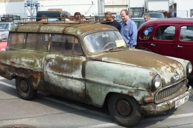 Nije prao auto 40 godina, bez problema prolazio tehnički pregled