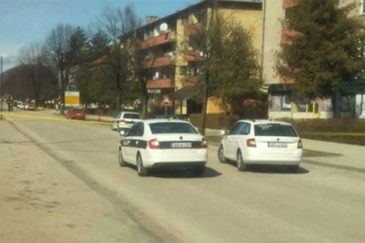 Konobaricu ranio gazda policajac?